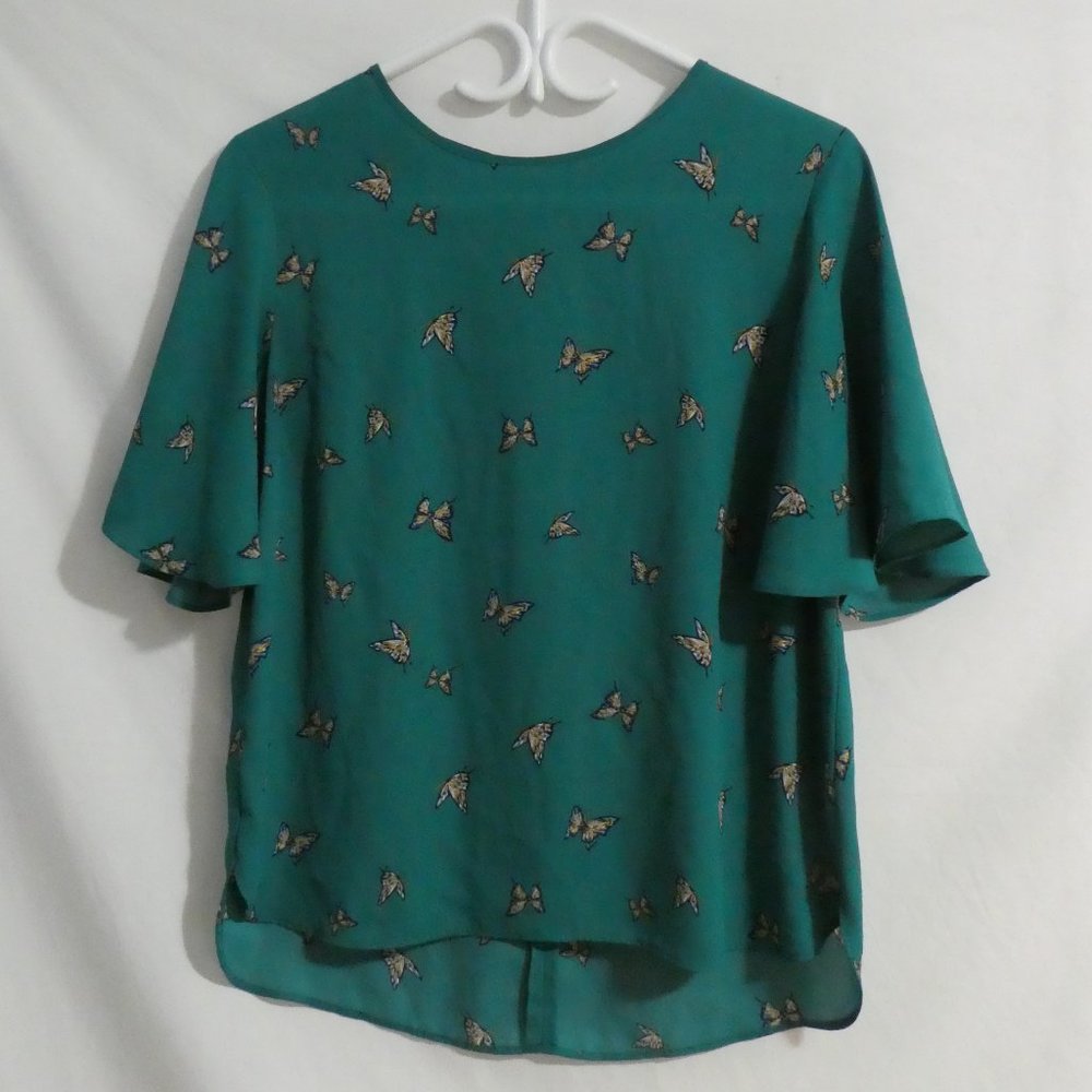 PRIMARK, green short sleeve blouse with butterfly print, partial zip back, BNWOT